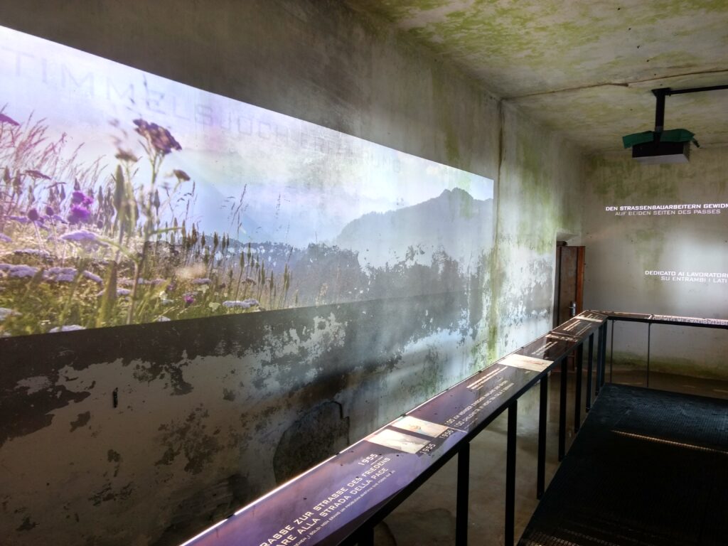 1_MuseumHinterPasseier_Timmel_Transit_Innen_Ausstellung©Museum_HinterPasseier_