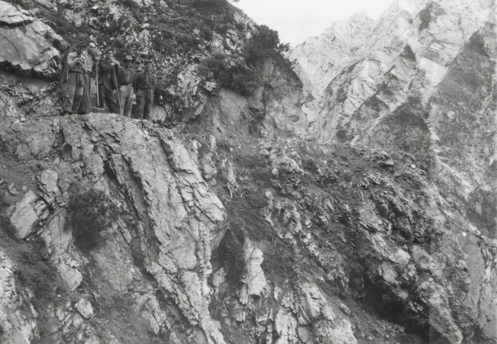 Costruzione di strade impegnative_c1950