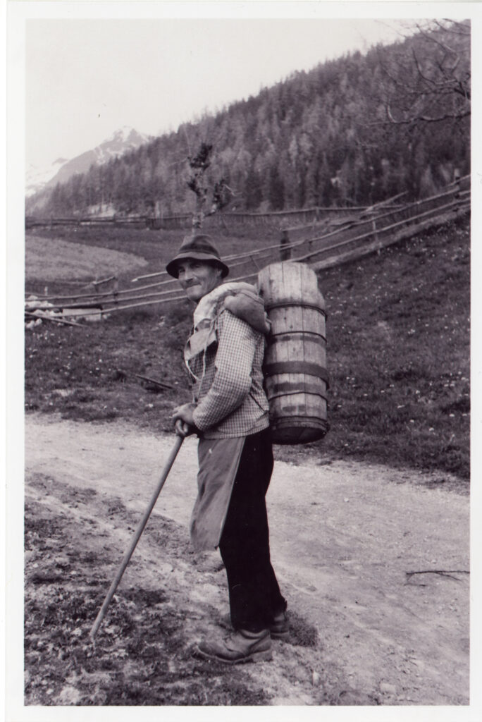 Museo provinciale degli usi e costumi _ Trasporto sulla schiena