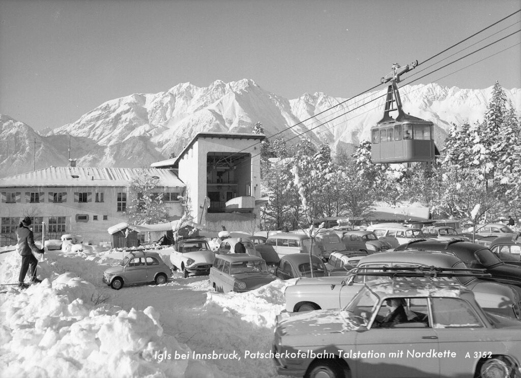 Igls bei Innsbruck / Patscherkofelbahn - Talstation mit Nordkette